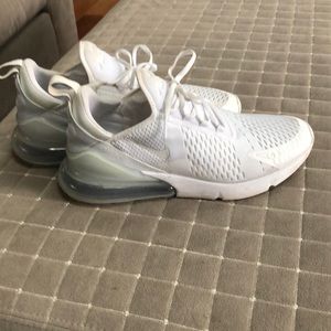 White Nike air 270